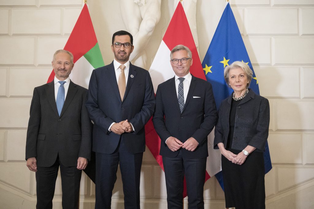 Im Bild (vlnr) OMV Generaldirektor Dr. Alfred Stern, S.E. Dr. Sultan Ahmed Jaber ADNOC Group CEO, Dr. Magnus Brunner/Bundesminister für Finanzen der Republik Österreich und Dr. Edith Hlawati/Vorstand der österreichischen Staatsholding ÖBAG.